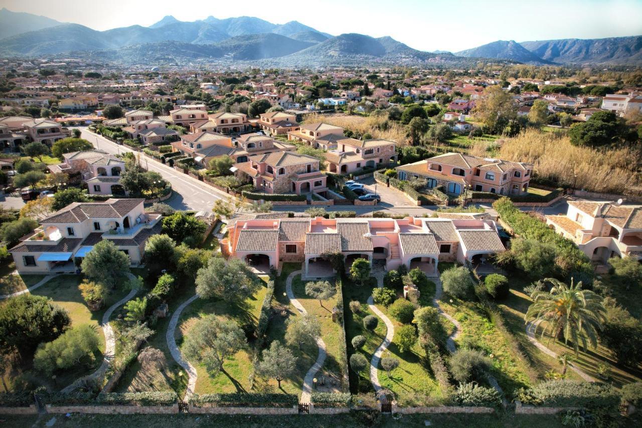 Ville Del Mar San Teodoro  Ngoại thất bức ảnh