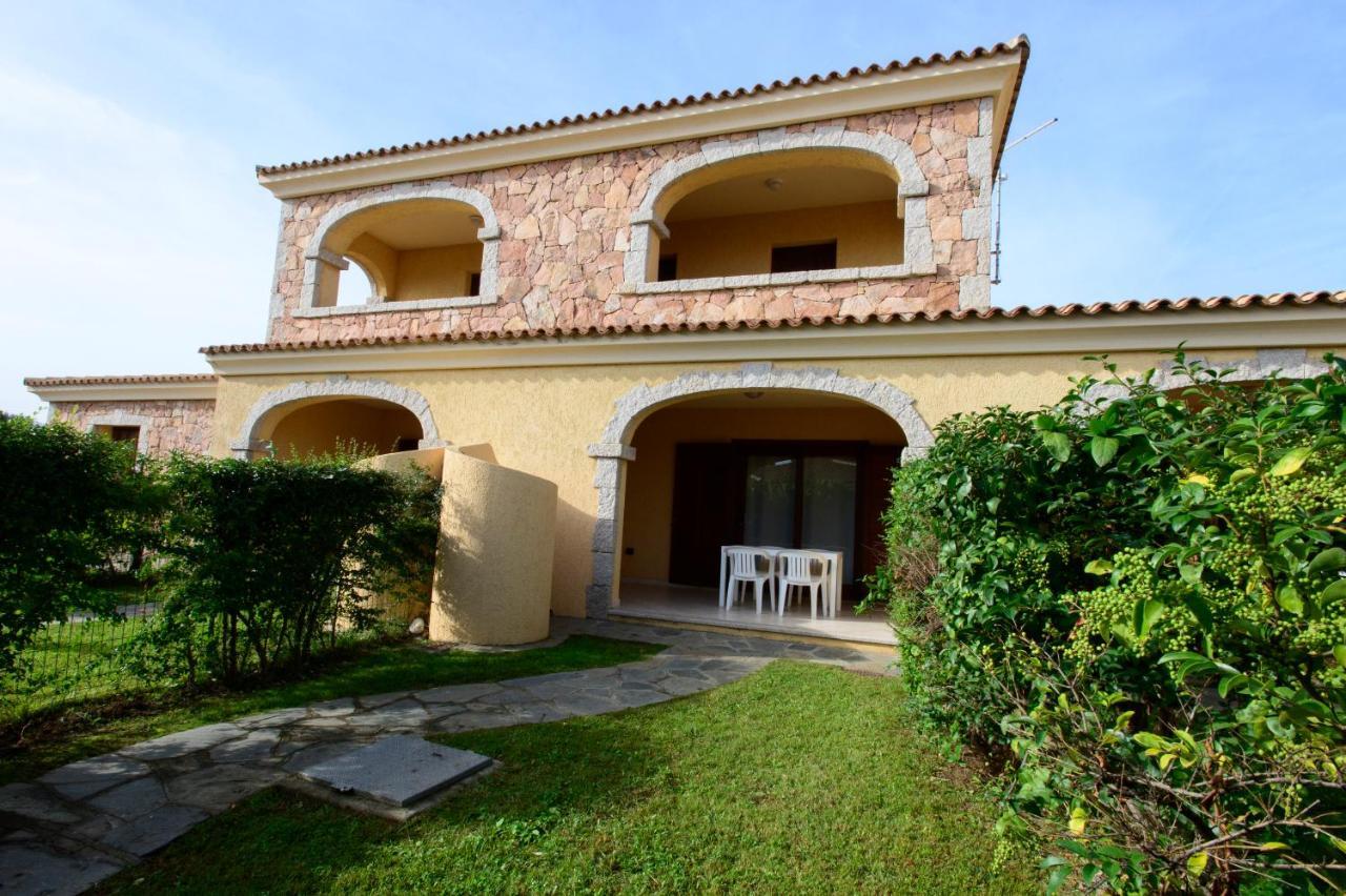 Ville Del Mar San Teodoro  Ngoại thất bức ảnh