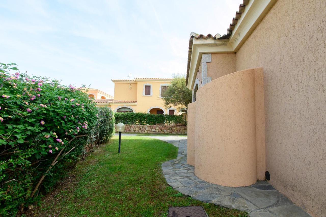 Ville Del Mar San Teodoro  Ngoại thất bức ảnh