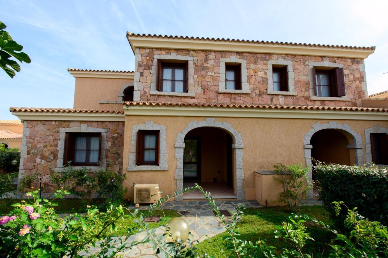 Ville Del Mar San Teodoro  Ngoại thất bức ảnh