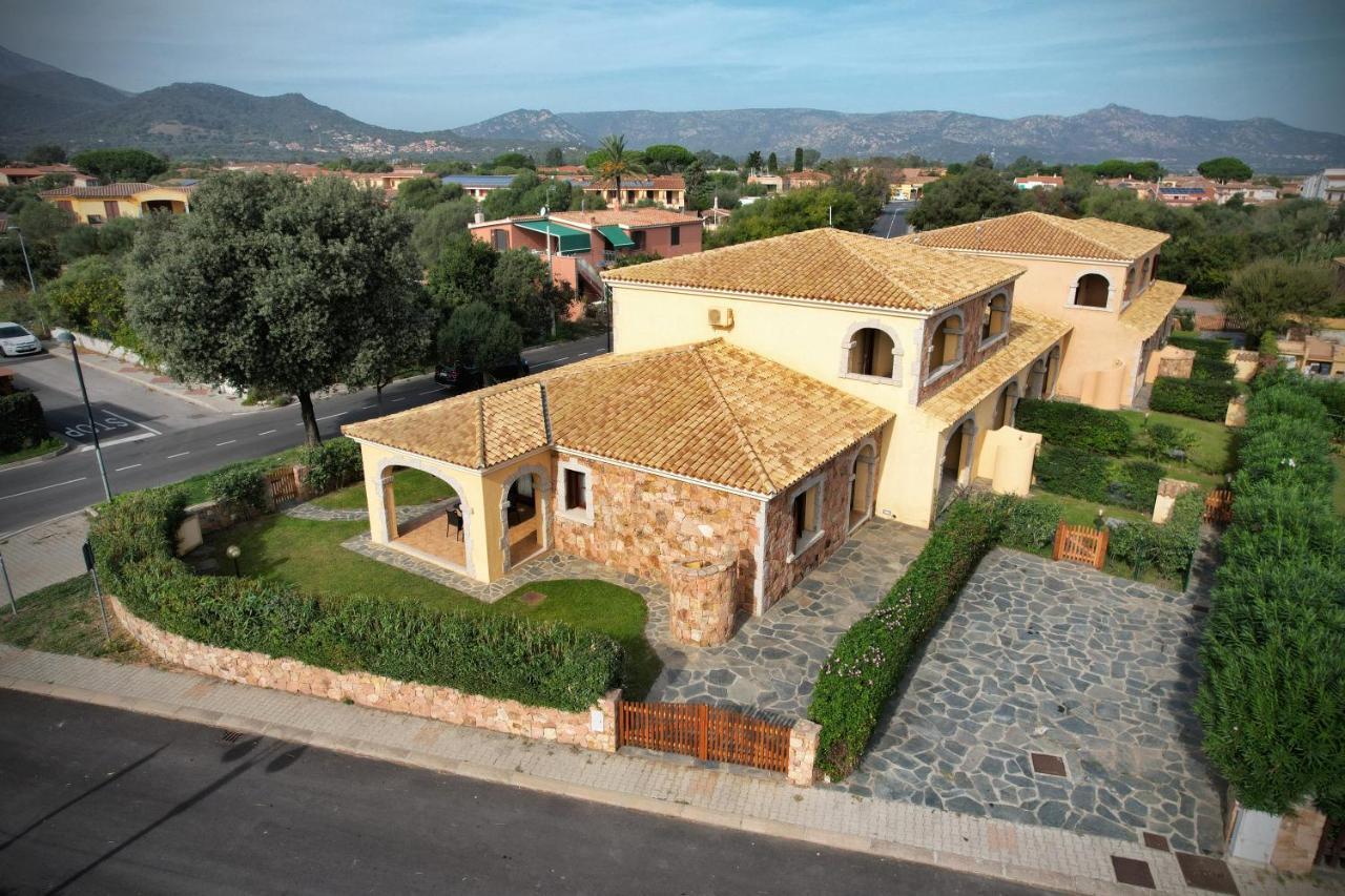 Ville Del Mar San Teodoro  Ngoại thất bức ảnh