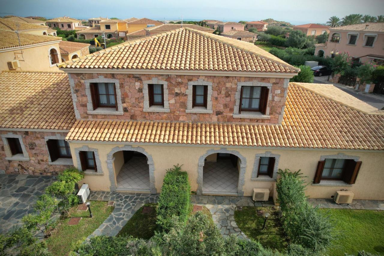 Ville Del Mar San Teodoro  Ngoại thất bức ảnh
