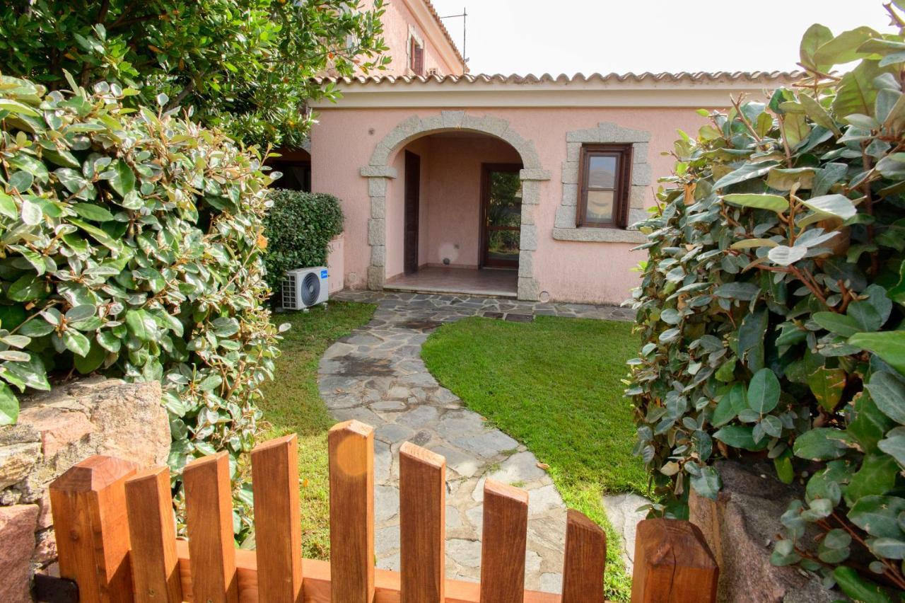 Ville Del Mar San Teodoro  Ngoại thất bức ảnh