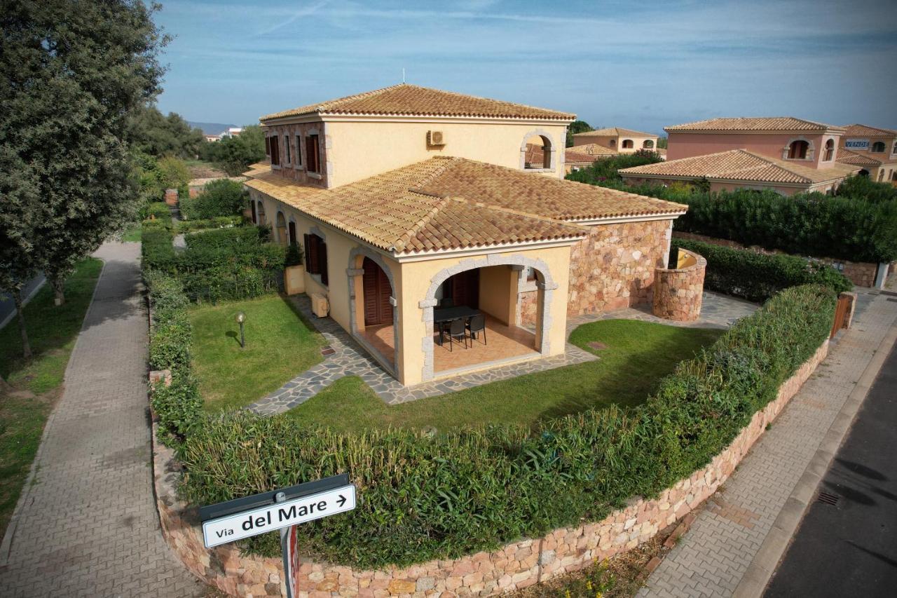 Ville Del Mar San Teodoro  Ngoại thất bức ảnh