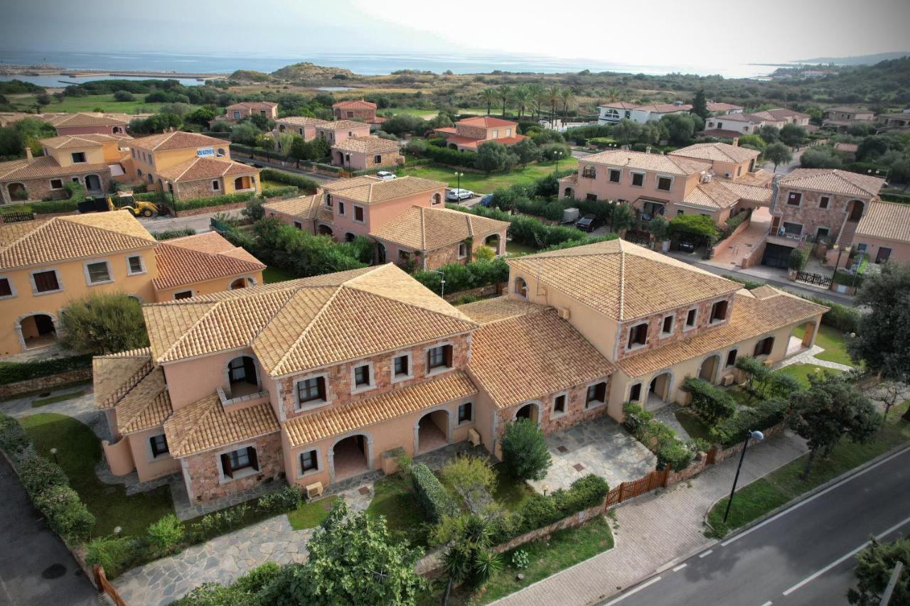 Ville Del Mar San Teodoro  Ngoại thất bức ảnh