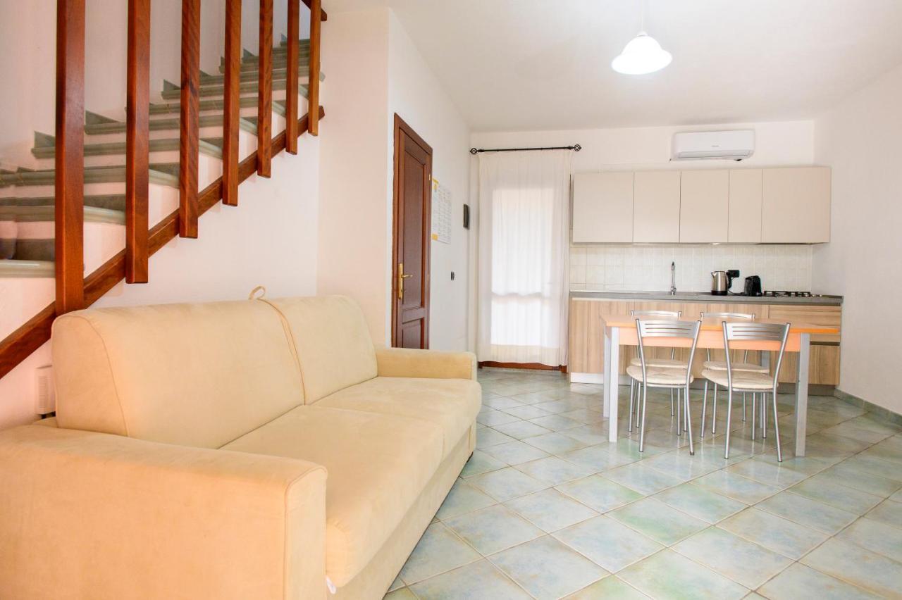 Ville Del Mar San Teodoro  Ngoại thất bức ảnh