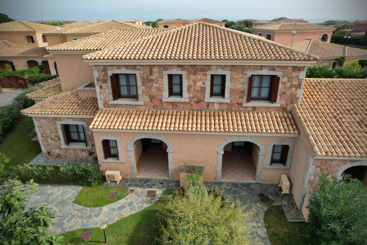 Ville Del Mar San Teodoro  Ngoại thất bức ảnh