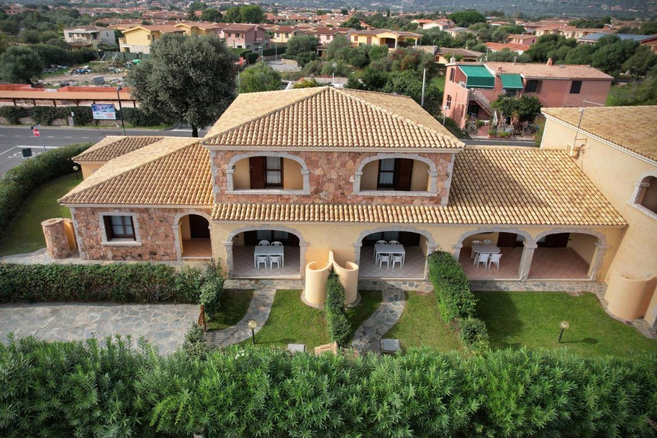 Ville Del Mar San Teodoro  Ngoại thất bức ảnh